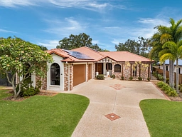 25 The  Avenue, Windaroo