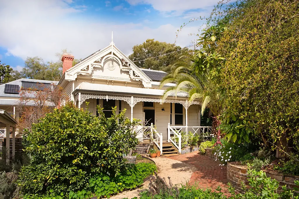 3 Hamlet St Street, Quarry Hill, VIC 3550
