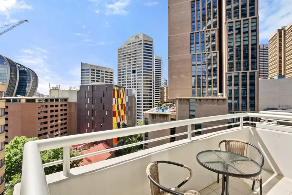 Fully furnished - Luxury Dual level apartment in a prime CBD location