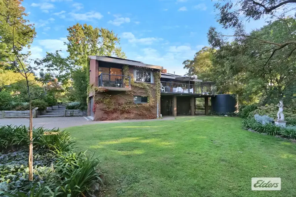 Executive home in beautiful oasis