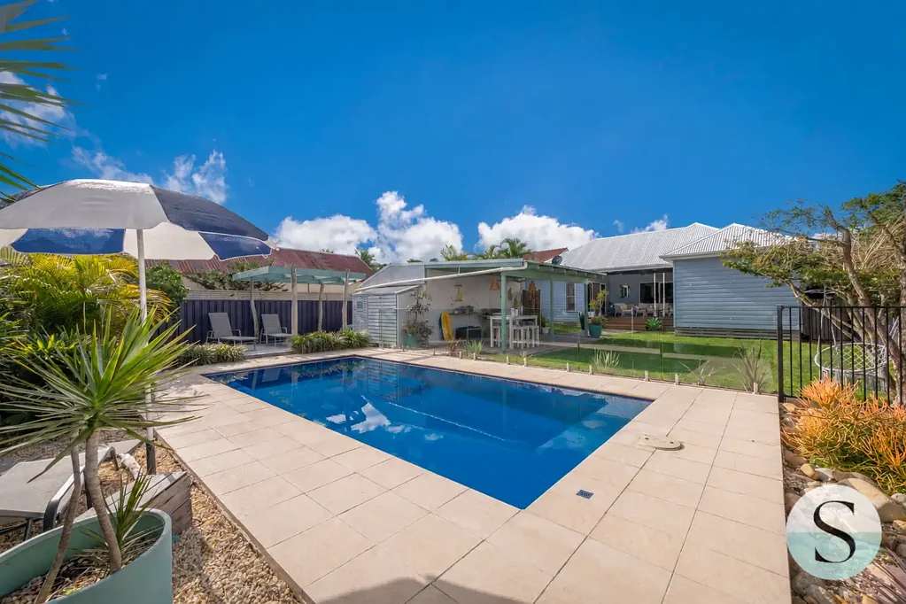 Belmont 4房  Hotspot Location, Belmonts Most Desirable Locale On The Flat by The Lake, Cottage Charm With Contemporary Renovation Extension & Pool
