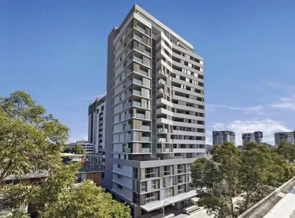 Lager penthouse style fully furnished apartment over 3 levels