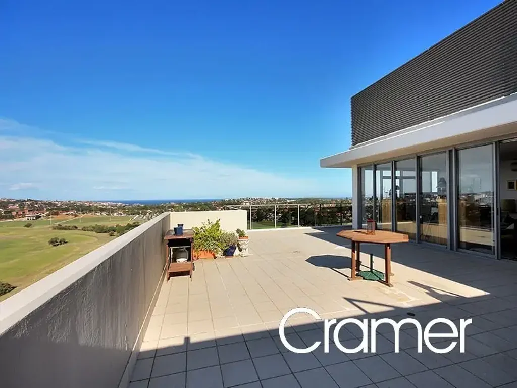 MAGNIFICENT PENTHOUSE APARTMENT. MASSIVE 115sqm WRAPAROUND TERRACE. PANORAMIC VIEWS. POOL. GYM. TENNIS COURT.