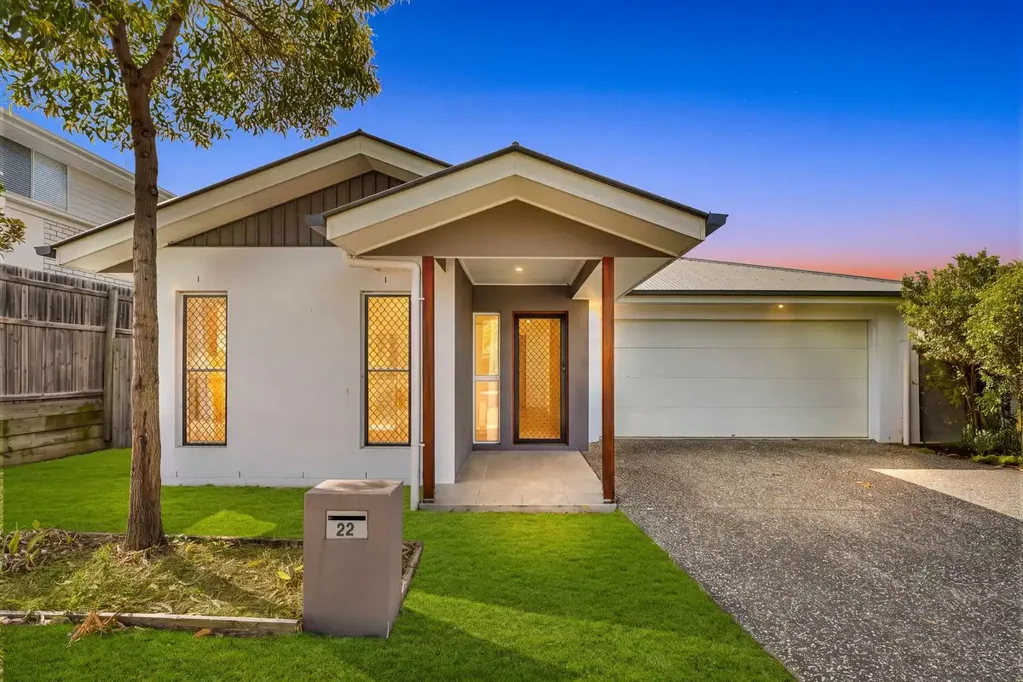 Spring Mountain 4Moenga Contemporary Family Living with Comfort and Convenience