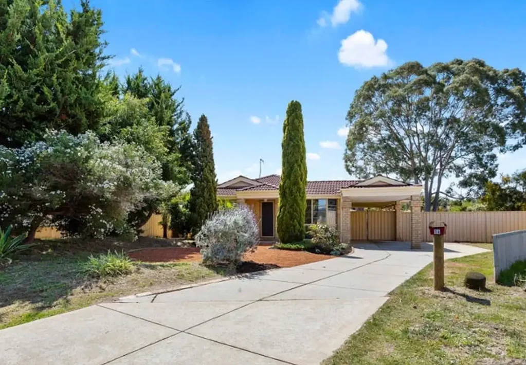 MODERN CUL DE SAC CLOSE TO GREENFIELDS SHOPPING CENTRE
