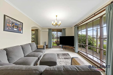 Silid Pahingahan - 25 Shaw Avenue, Wendouree, VIC 3355