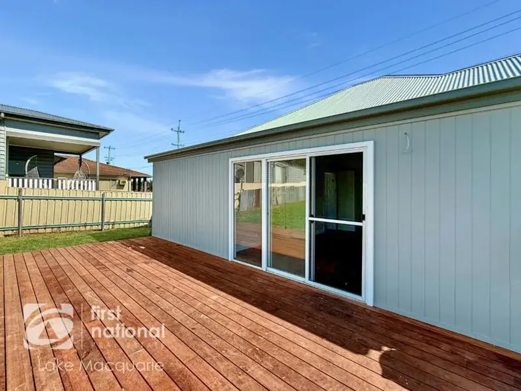 RENOVATED 2 BEDROOM UNIT - LAWN MAINTENANCE INCLUDED