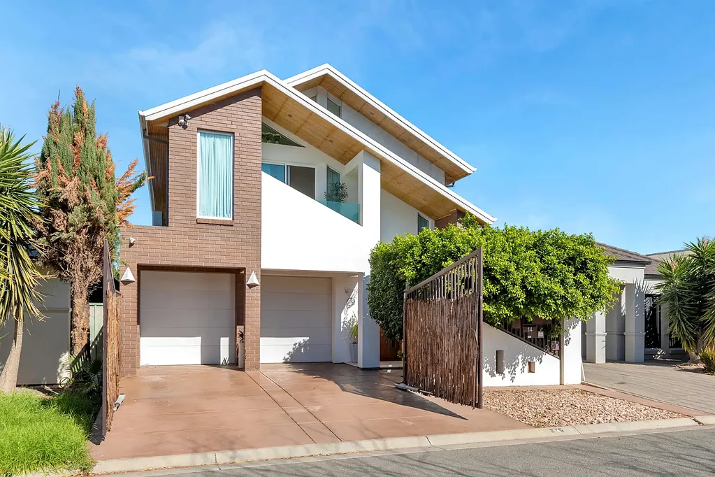 14 Lord Howe Crescent, Mawson Lakes, SA 5095