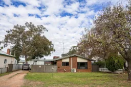 45 BROLGAN RD, Parkes