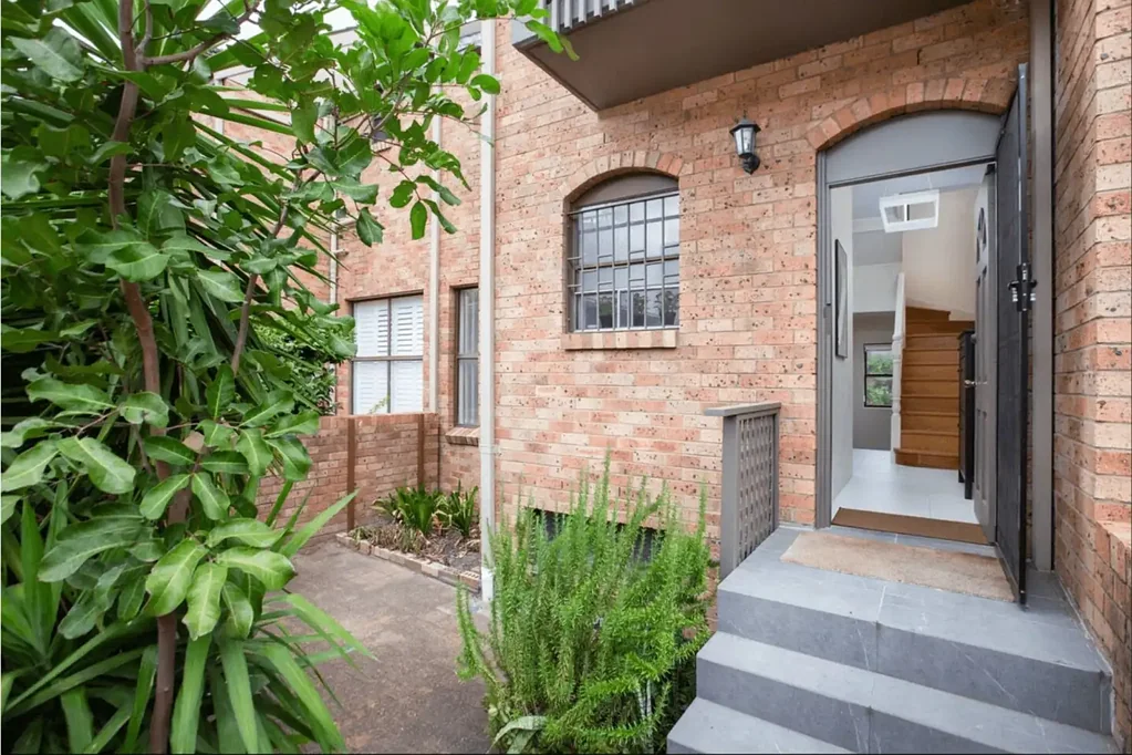 Lease opportunity - fully furnished