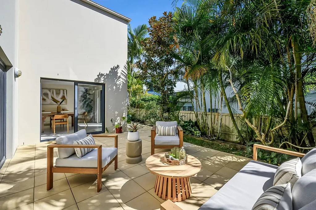 Mona Vale 3房 宽敞、私密且位置优越 Spacious, Private and Perfectly Positioned