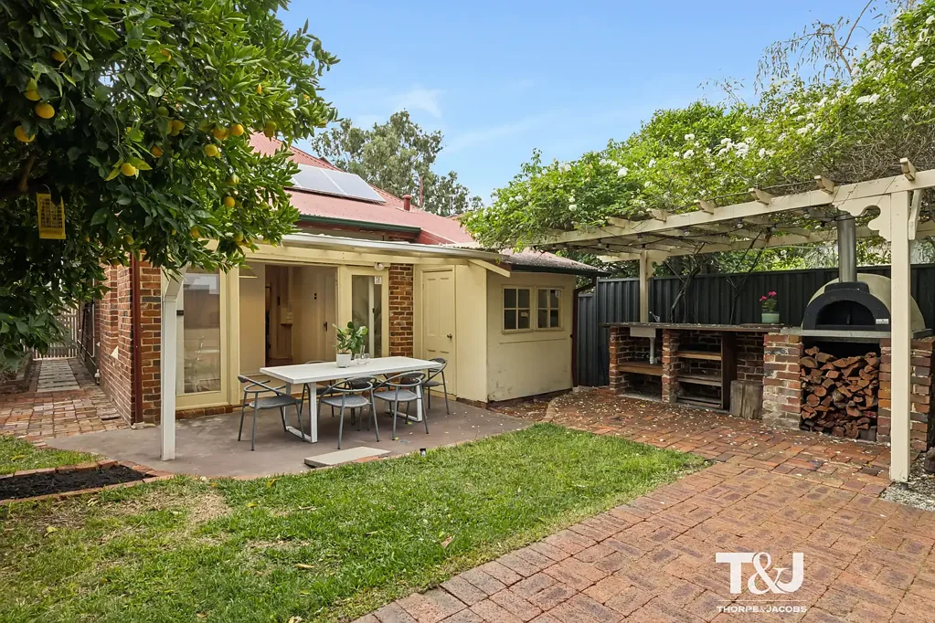 West Leederville 2Kwarto TIMELESS CHARM IN PRIME POSITION