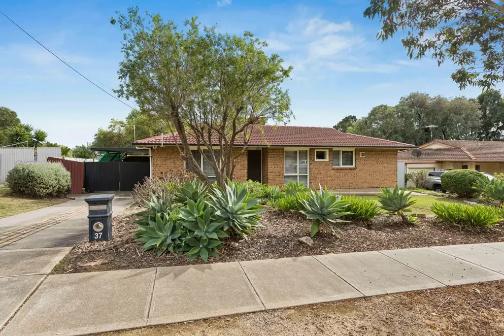 Morphett Vale 3Phòng ngủ Relaxed Everyday Living with Space & Peaceful Surrounds