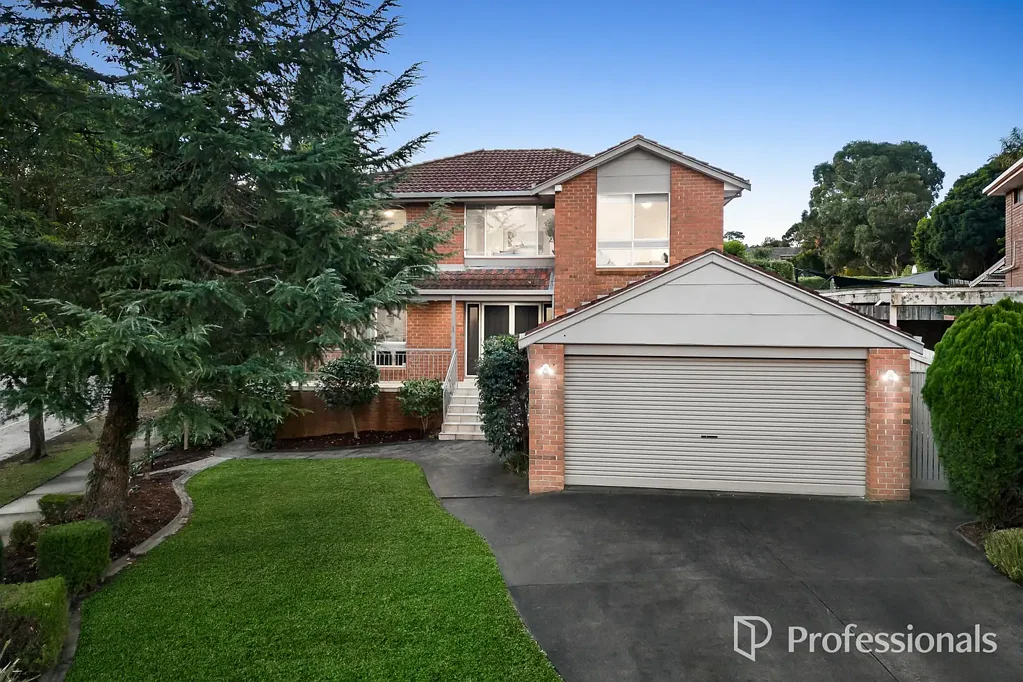 Wantirna South 6Moenga STATELY RESIDENCE IN A PRESTIGIOUS LOCATION