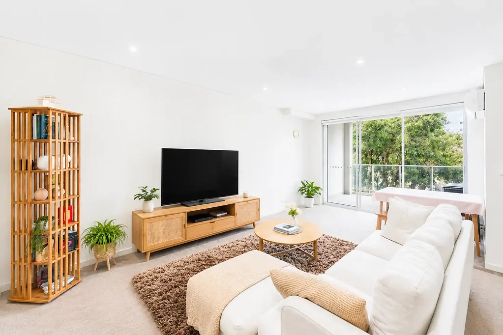 Campbelltown 2房 热门建筑公寓 宽敞卧室 安全车位 中心地带 主卧带套间 美丽厨房 开放式起居 宽敞阳台 主浴带浴缸 内部洗衣房 分体空调 Convenience, Comfort & Lifestyle