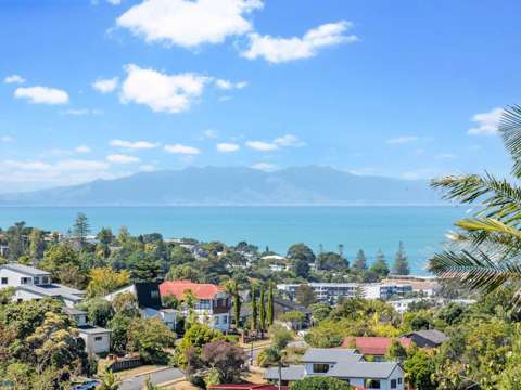 Browns Bay 5房  Love the location Sea Views & Rangi Zone