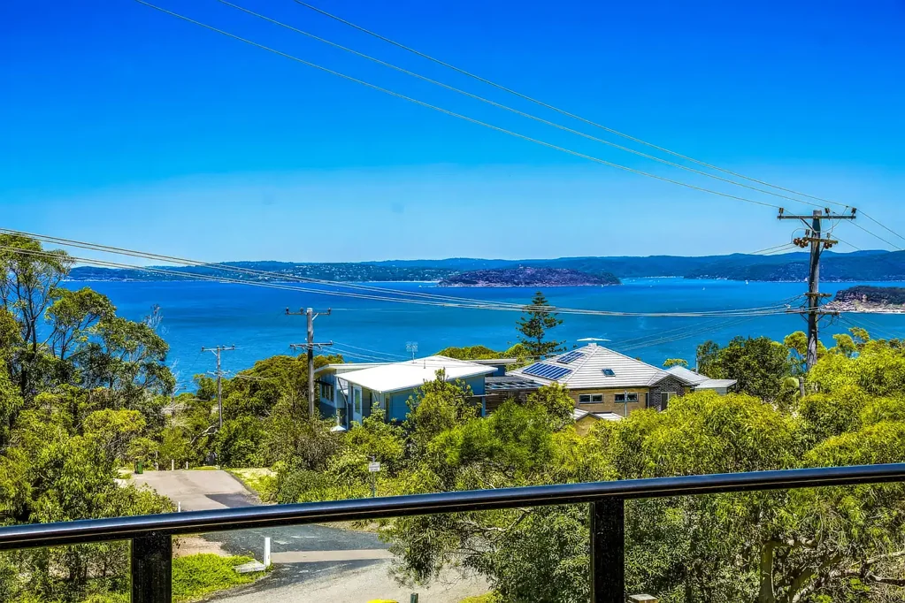 Killcare Heights 5房  Panoramic Ocean Views and Exceptional Family Space