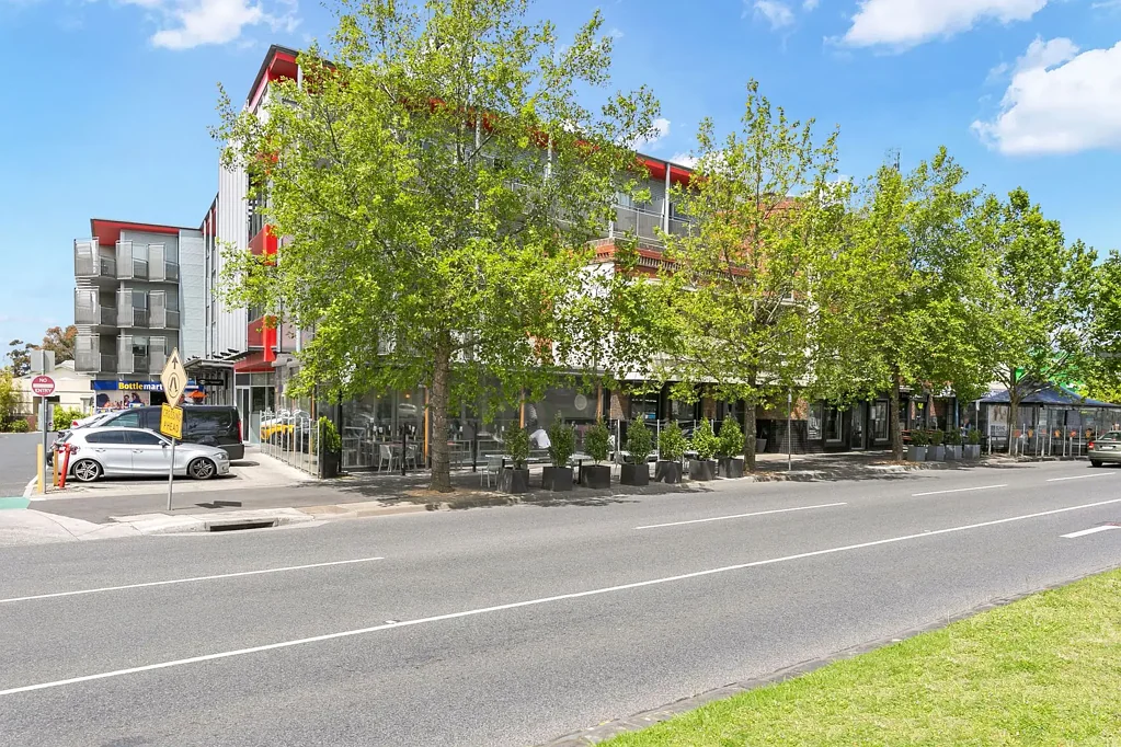 Essendon 1कमरा PUNT HILL ESSENDON - A Guaranteed $491 per week for an Extra Large 1 Bed, 1 bath with car park