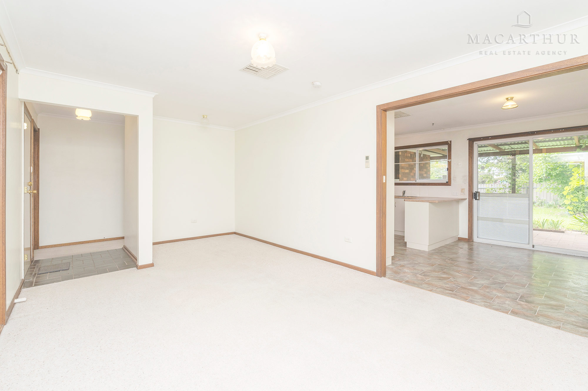 13 BANDERA AV, GLENFIELD PARK NSW 2650, 0 habitaciones, 0 baños, House