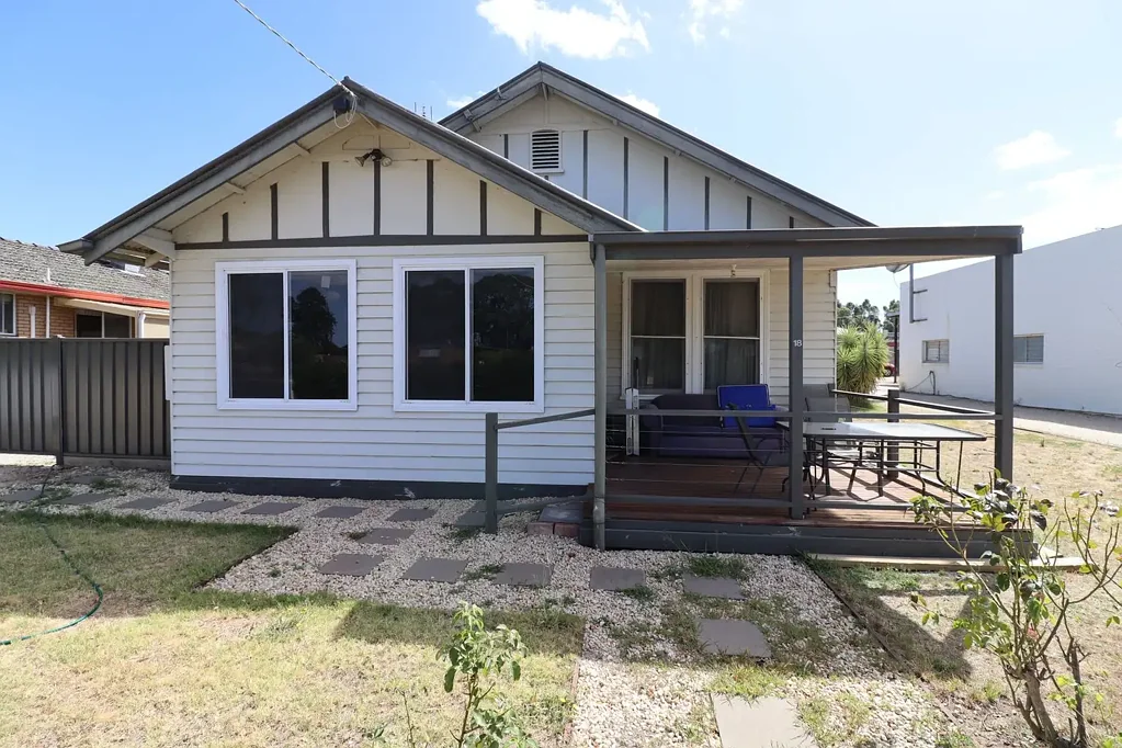 Cohuna 2ห้องนอน 2 BEDROOM HOME IN GREAT LOCATION