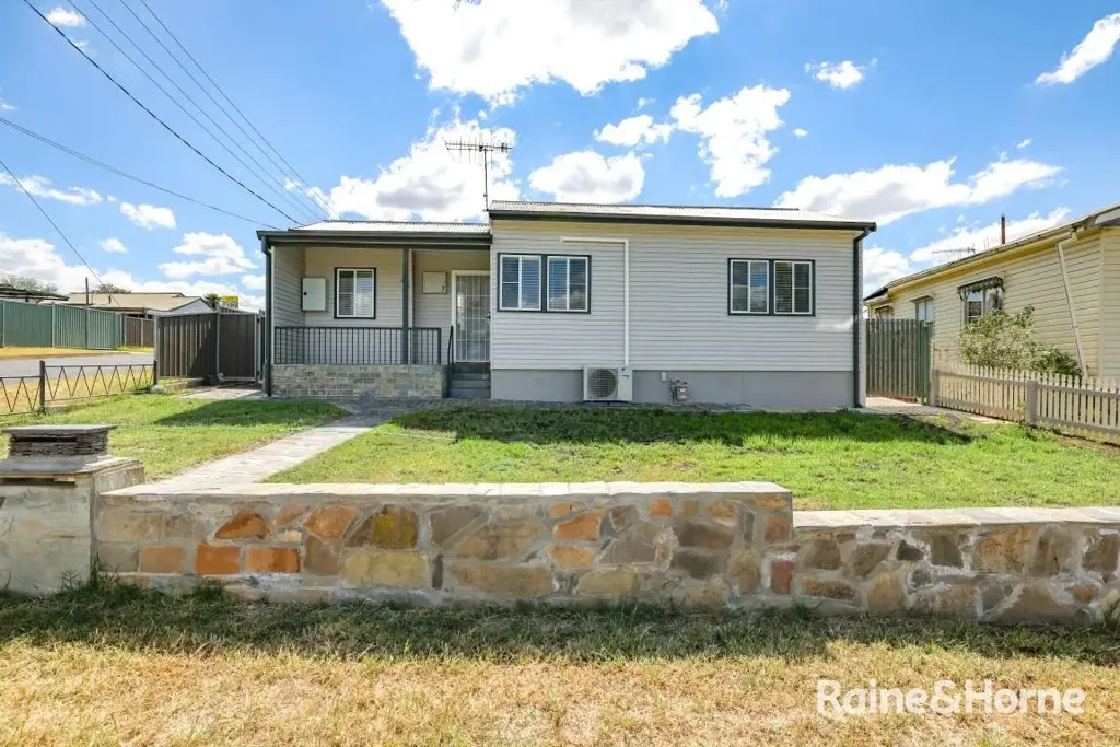 3 bedroom Renovated home Close to Assumption School - Available 10.7.26