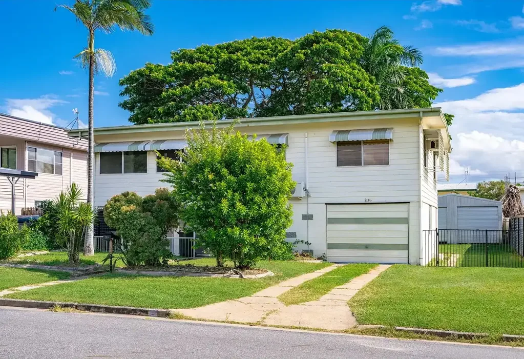 Frenchville 4Kwarto Spacious Family Living with Shed & Side Access in Prime Frenchville Location