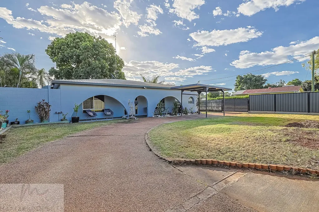 Mount Isa 3 Bedroom Marvellous living on Miles