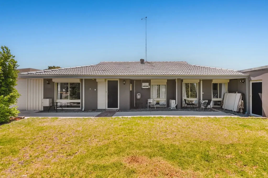 2 CARCOOLA AVENUE, Pinjarra, WA 6208