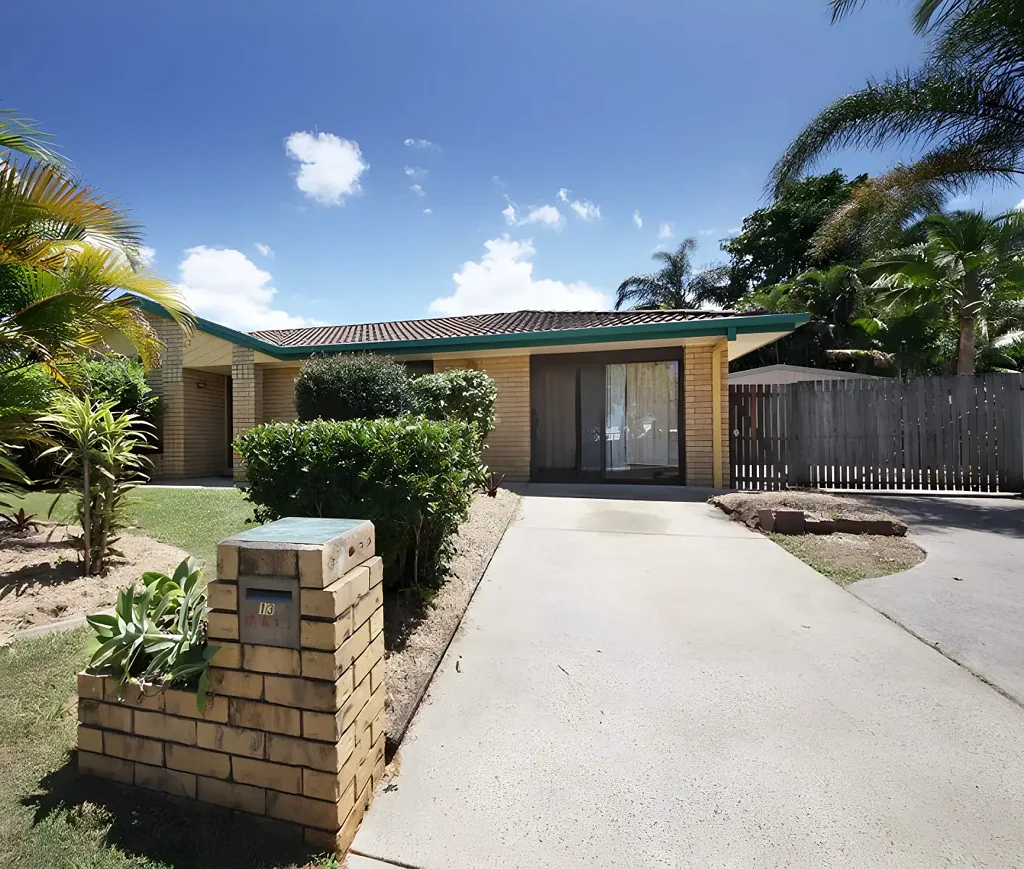 Burpengary 3ਬੈੱਡਰੂਮ Great Opportunity - Family Home on 1,000m² with Rare Dual Lot Subdivision Potential
