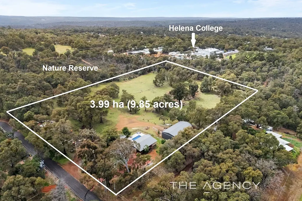 Glen Forrest 2침실 10 Acre Holding, Renovated Cottage, Huge Shed, Valley Views in Enviable Location
