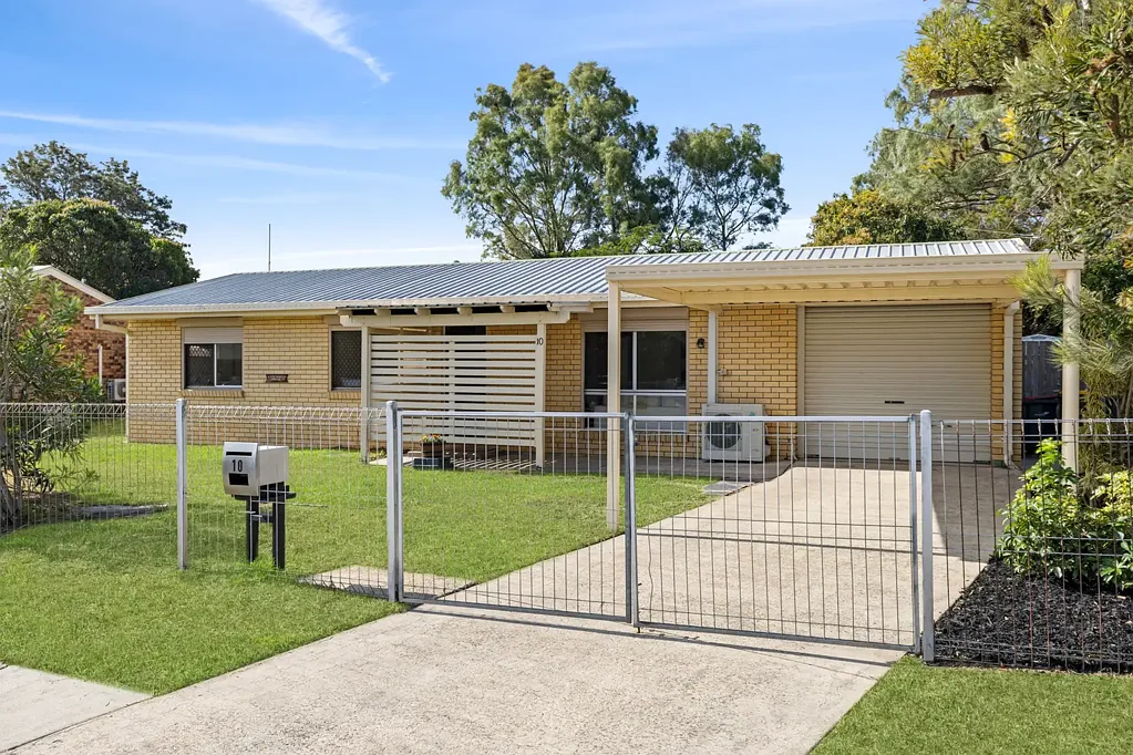 10 Dorunda Avenue, Beachmere, QLD 4510