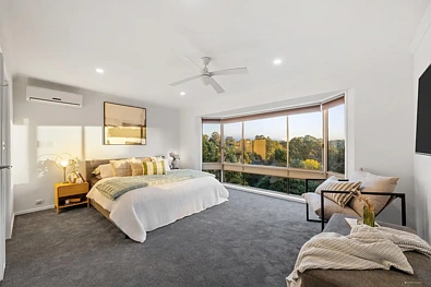 4 Falconhurst Court, Eltham, VIC 3095, 5 침실, 3 욕실, House