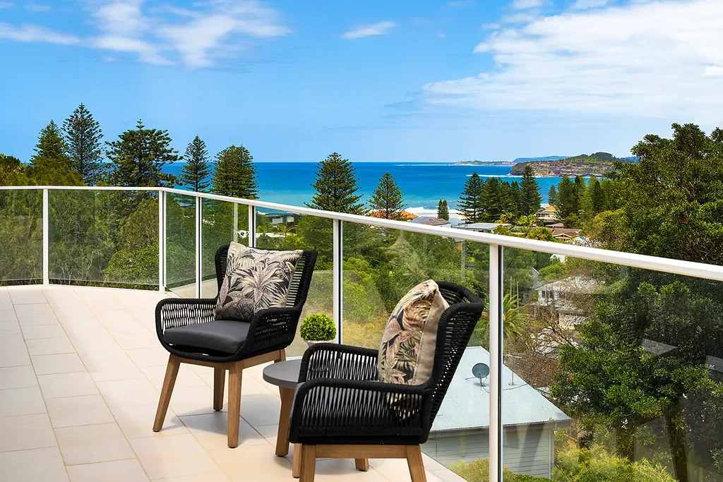 Mona Vale 8 Slaapkamer Elevated Coastal Family Living With Pool, Granny Flat & Ocean Outlooks