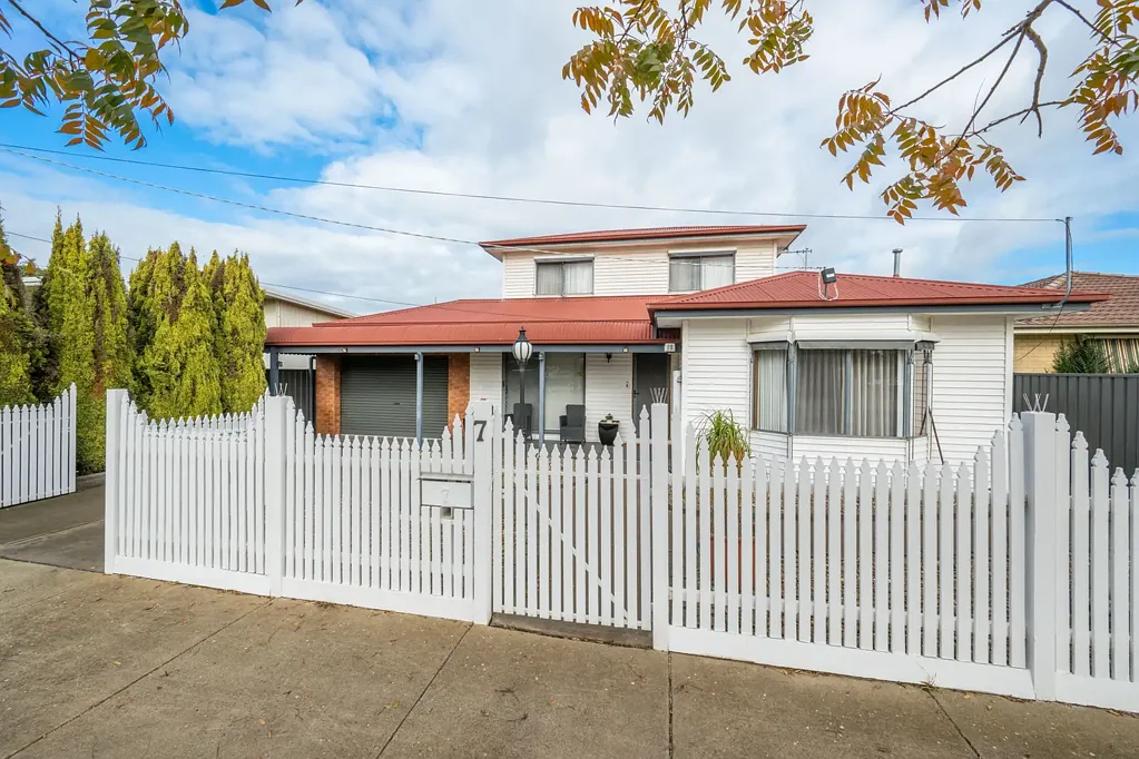 Mooroopna 4બેડરૂમ Spacious Family Living with Incredible Shed Space!