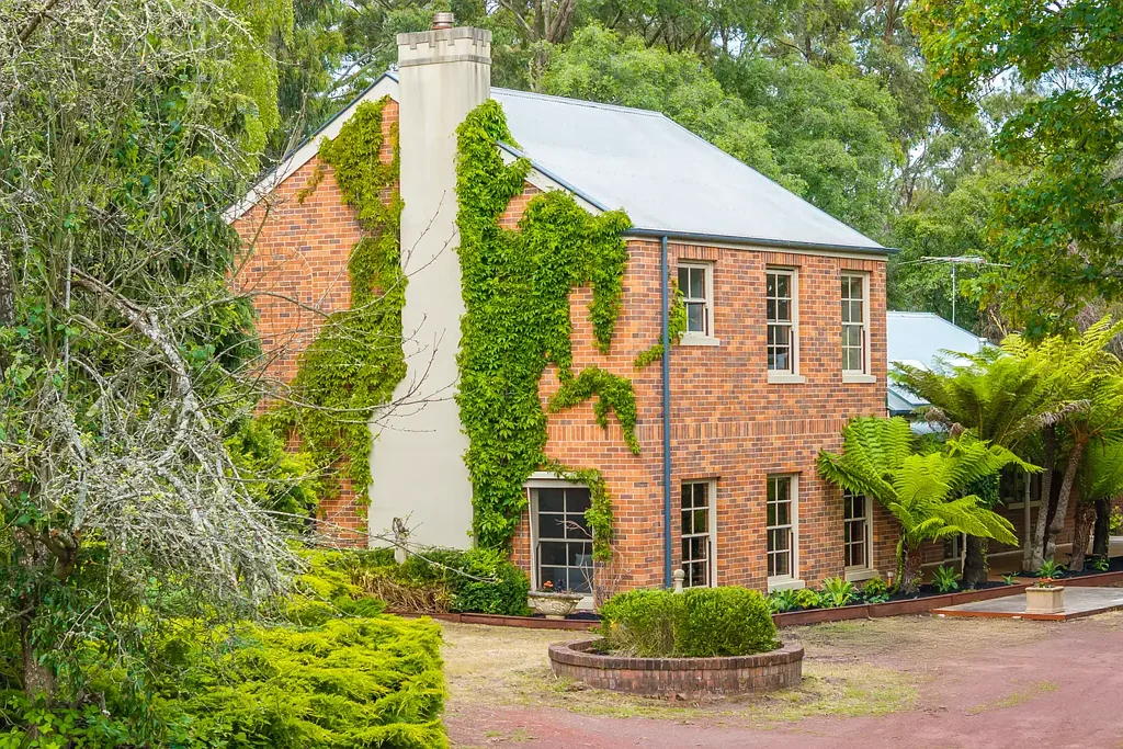 Mount Macedon 4Moenga 10-Acre Garden Estate with Lake, Cottage & Tennis Court in Mount Macedon