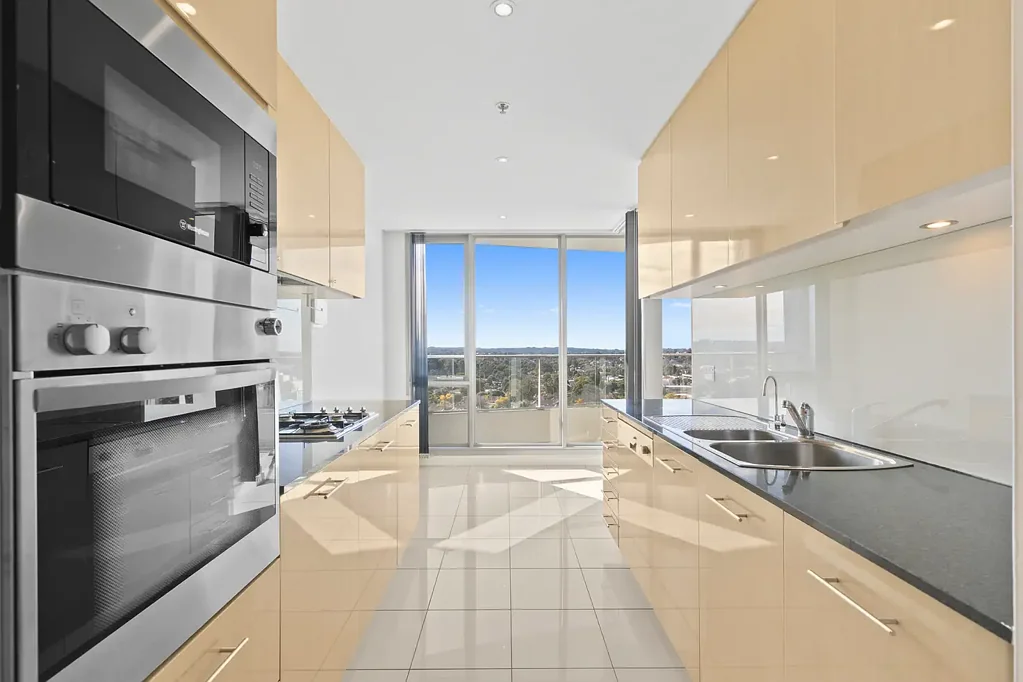 Large Two Bedroom Apartment in the Altura