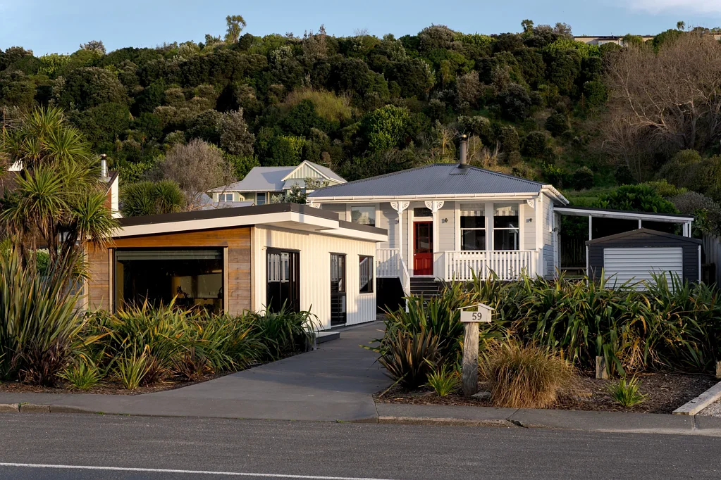 Okitu 5房  Two homes. One coastal dream.