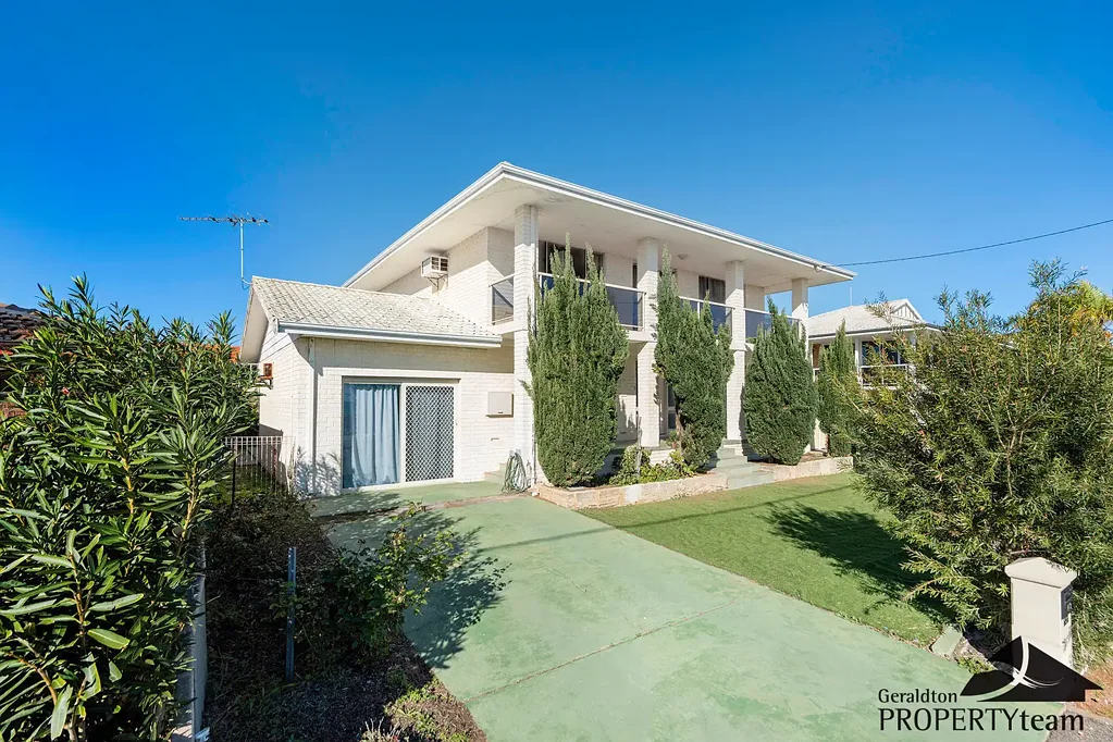 Mount Tarcoola 4房  Prime Location in Prestigious Sydney Street