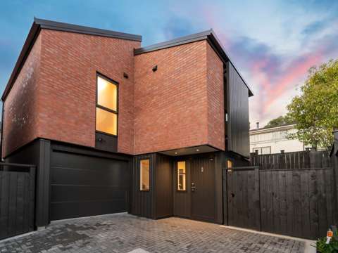 Sunnynook 3Habitaciones Elegant Standalone Home, Brick Perfection