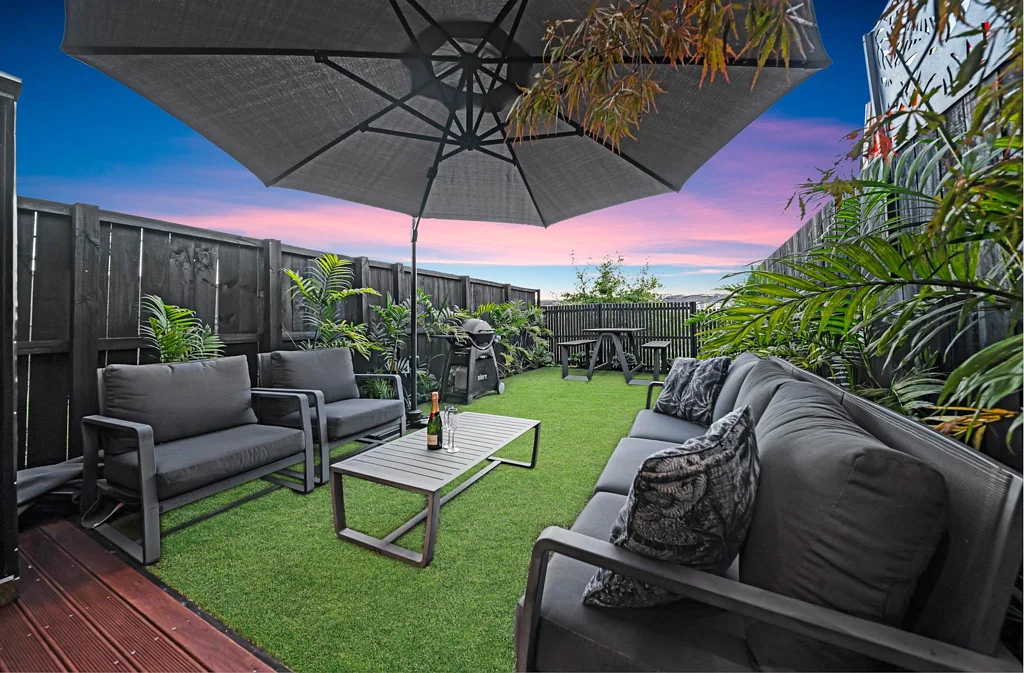 Flat Bush 3침실 Stunning Freehold Home