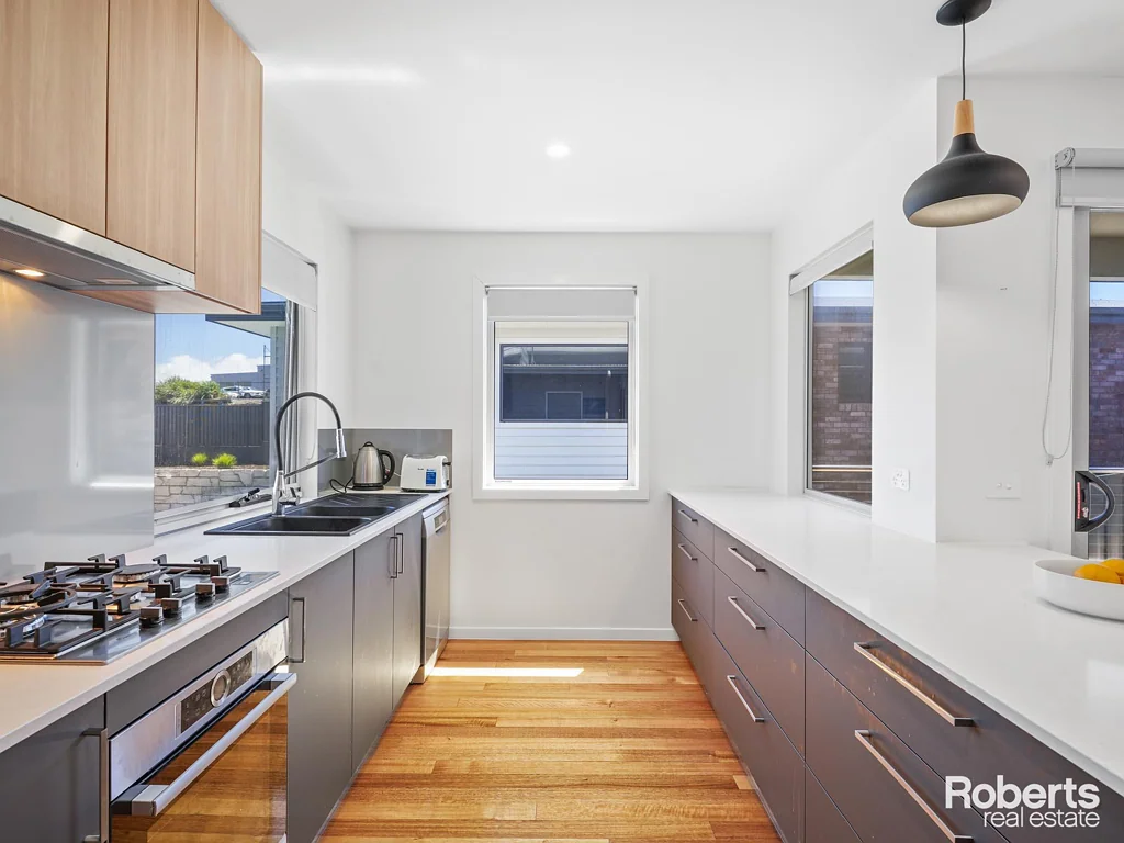 17/169 Steele Street, Devonport, TAS 7310