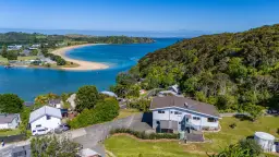 3 Bush Point Road, Cable Bay