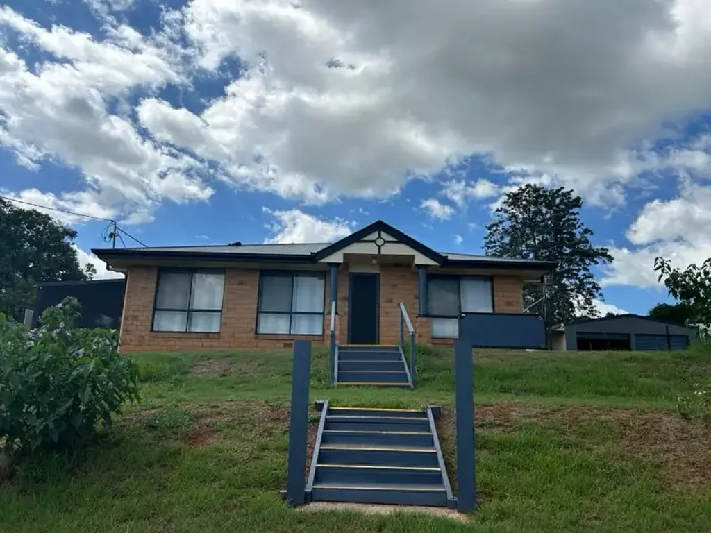 Tingoora 4 Slaapkamer Elevated Family Living with Sweeping Views – Tingoora