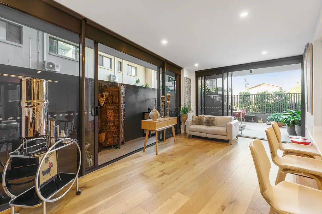 Labrador 2部屋 Ground Floor Apartment with Oversized Outdoor Retreat and Hot Tub