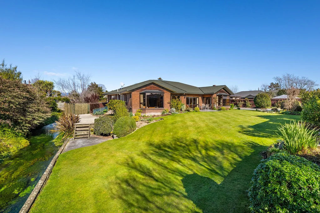Springlands 4Kwarto Four bedroom Springlands home