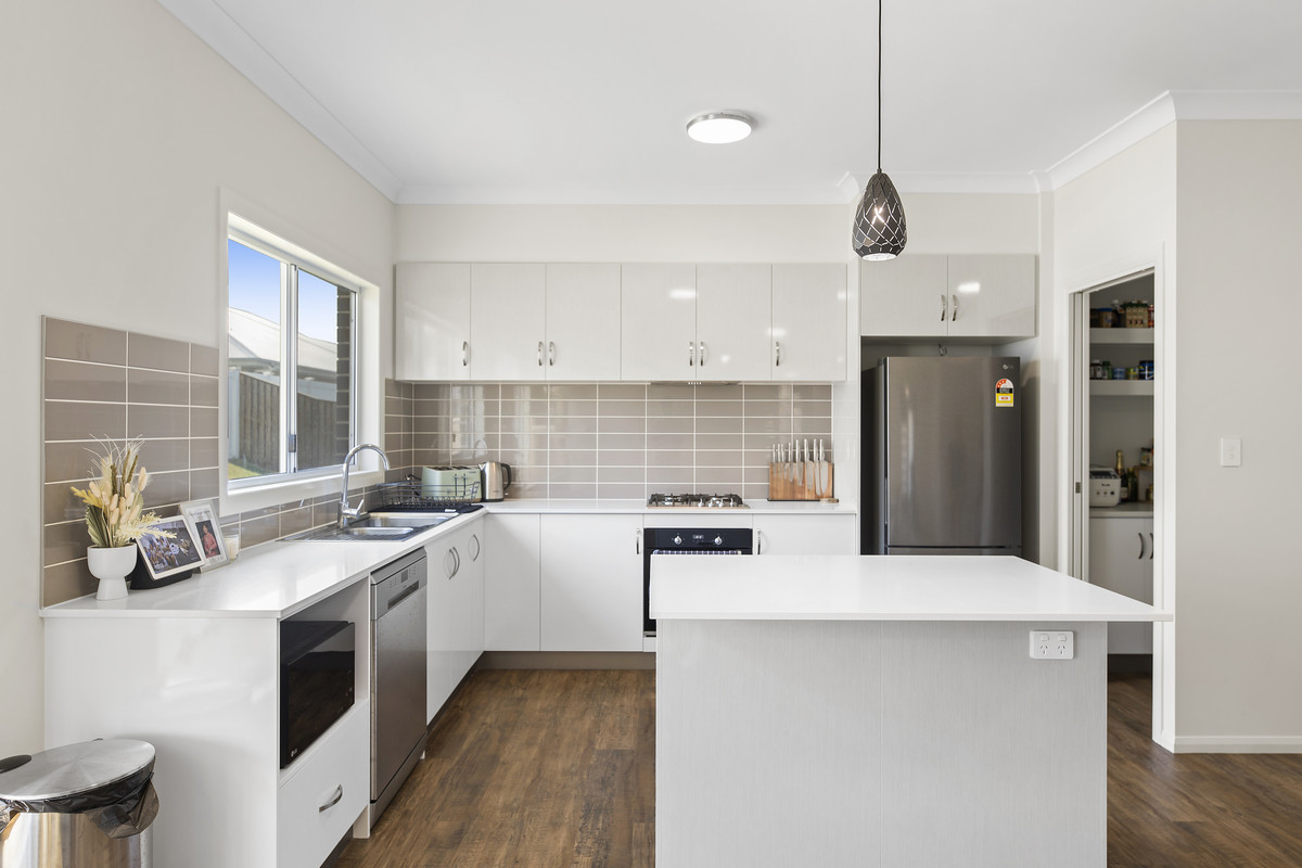 10 OLLEY AV, HIGHFIELDS QLD 4352, 0 غرف, 0 حمامات, House