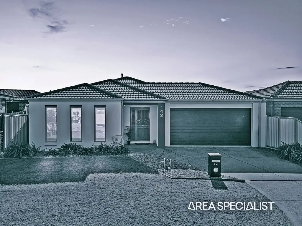 42 Edenbrook Circuit, Pakenham, VIC 3810
