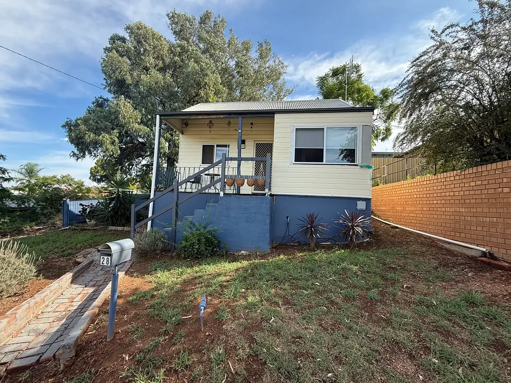 28 Forster Street, Parkes, NSW 2870