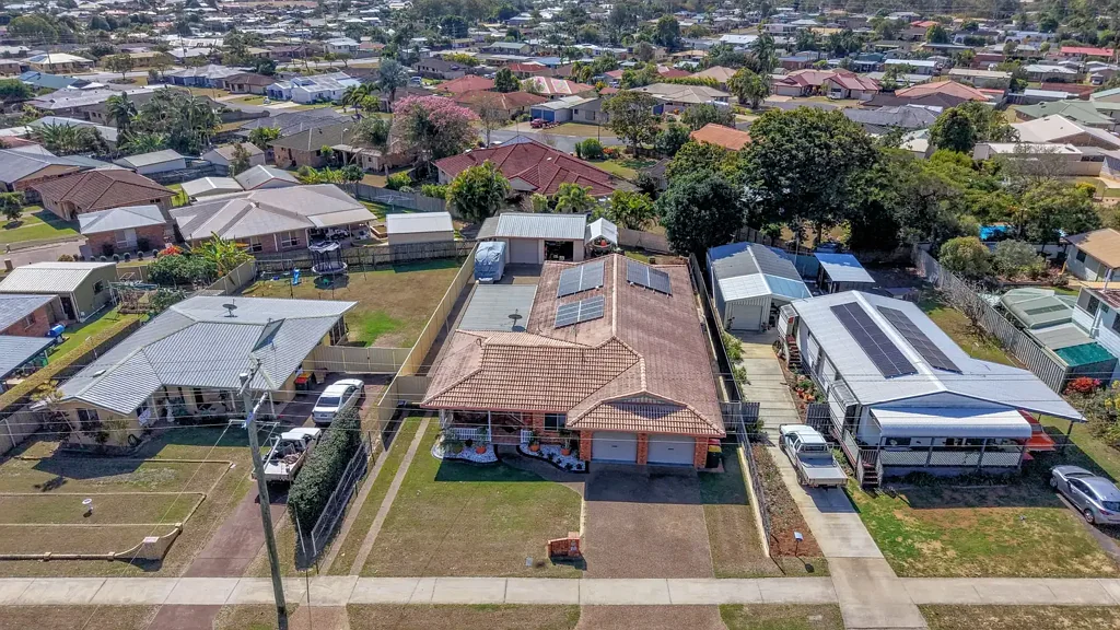 Avoca 5બેડરૂમ Immaculately Presented Family Home with Powered Shed