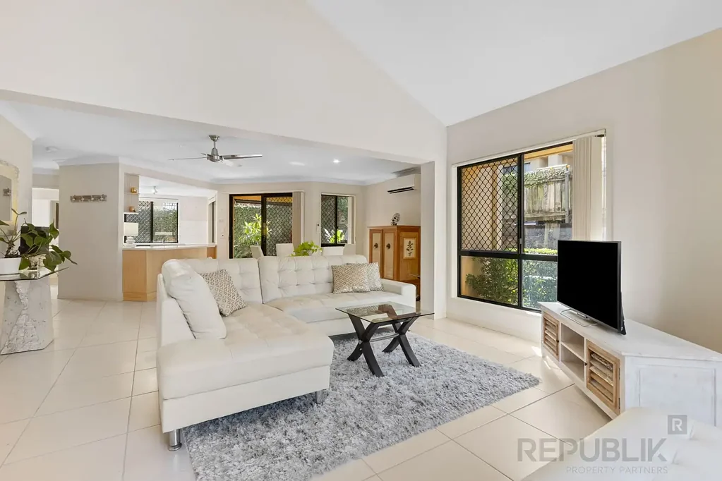 Southport 3غرفة نوم Amazing Opportunity - Vacant Possession - Spacious Townhouse in Boutique Complex